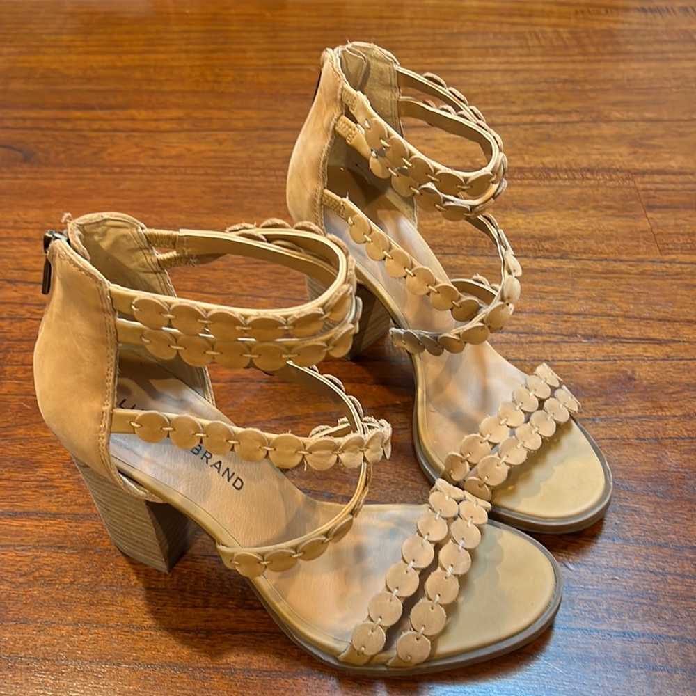 Lucky brand Lameer strappy sandals size 8.5